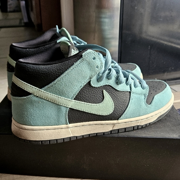 nike sb mid sea crystal